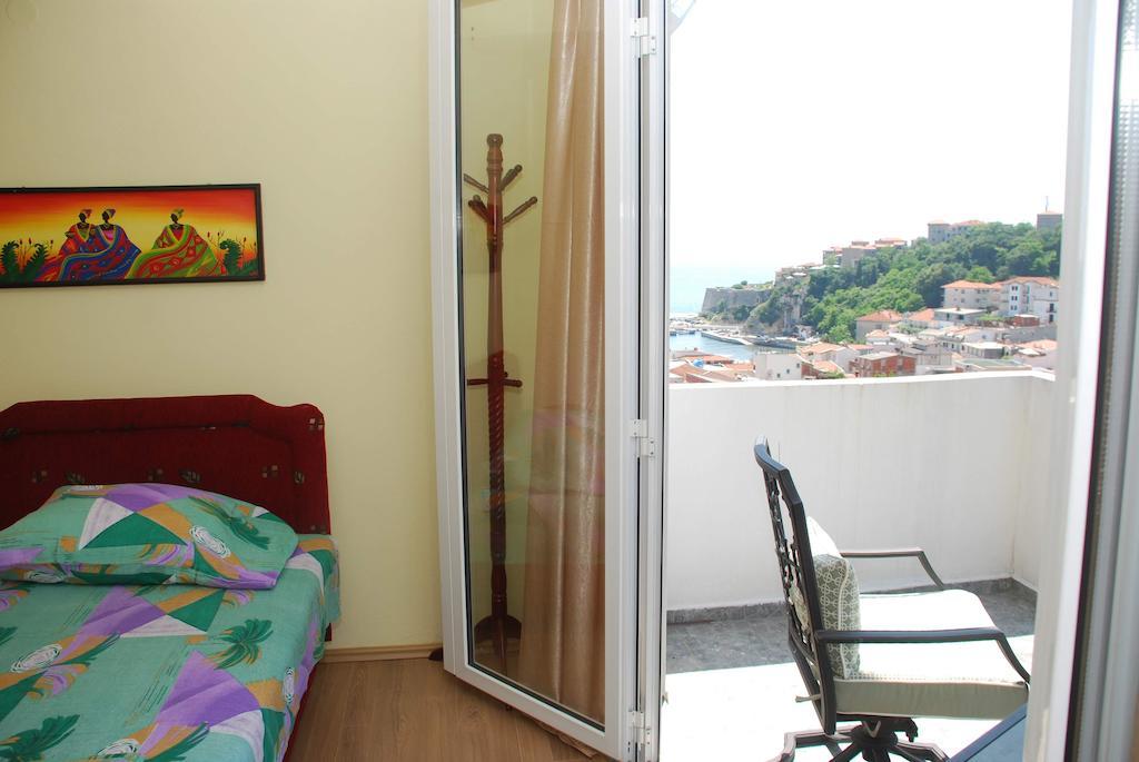 Apartments Ismy ウルツィニ 部屋 写真